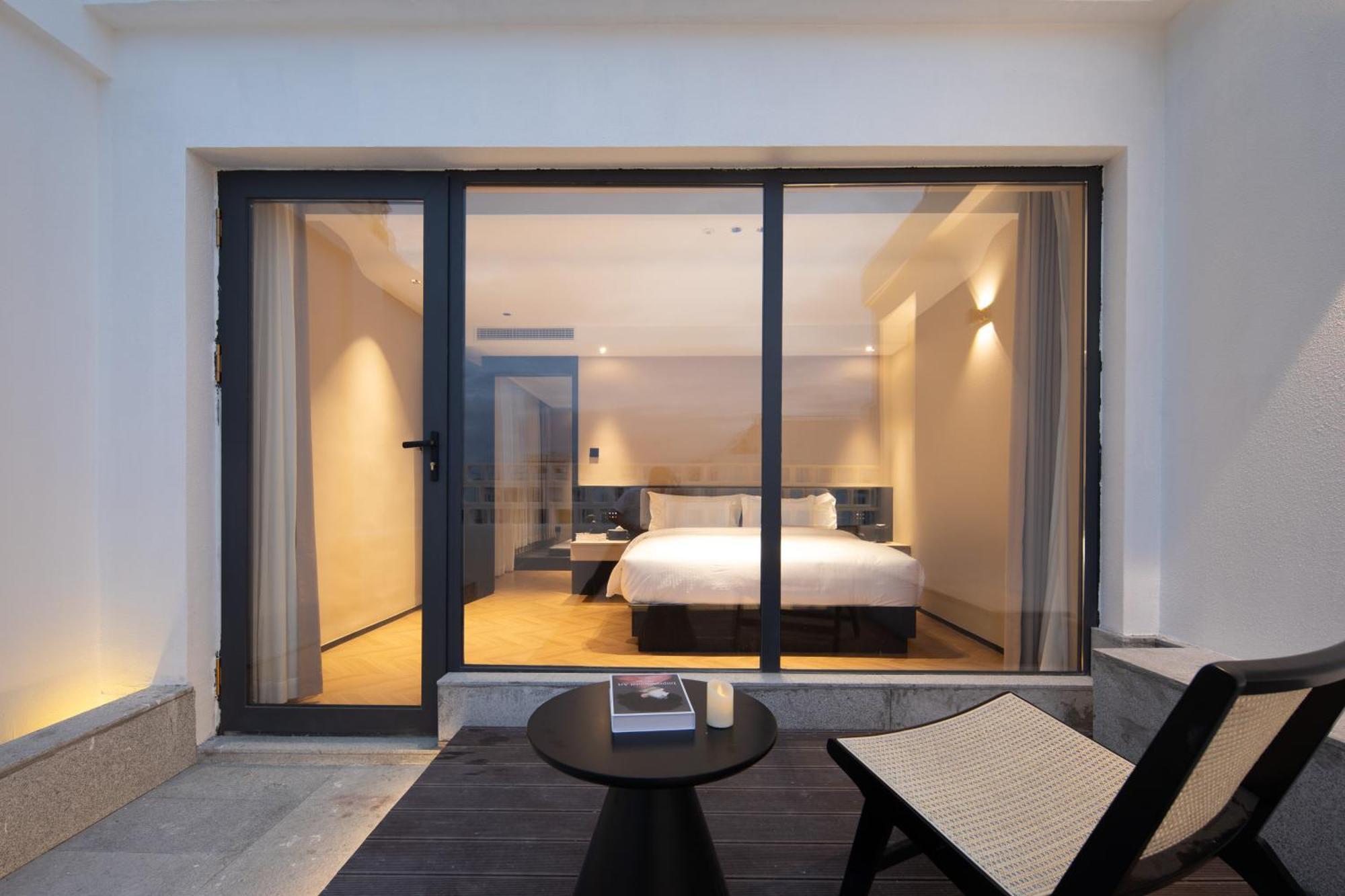 See You Soon At The Ritz Rose Summer Hotel 三亚 外观 照片