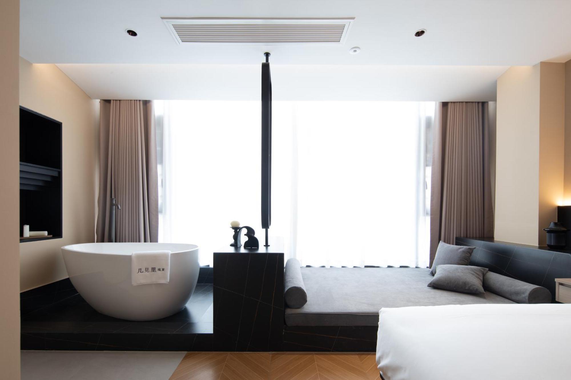 See You Soon At The Ritz Rose Summer Hotel 三亚 外观 照片