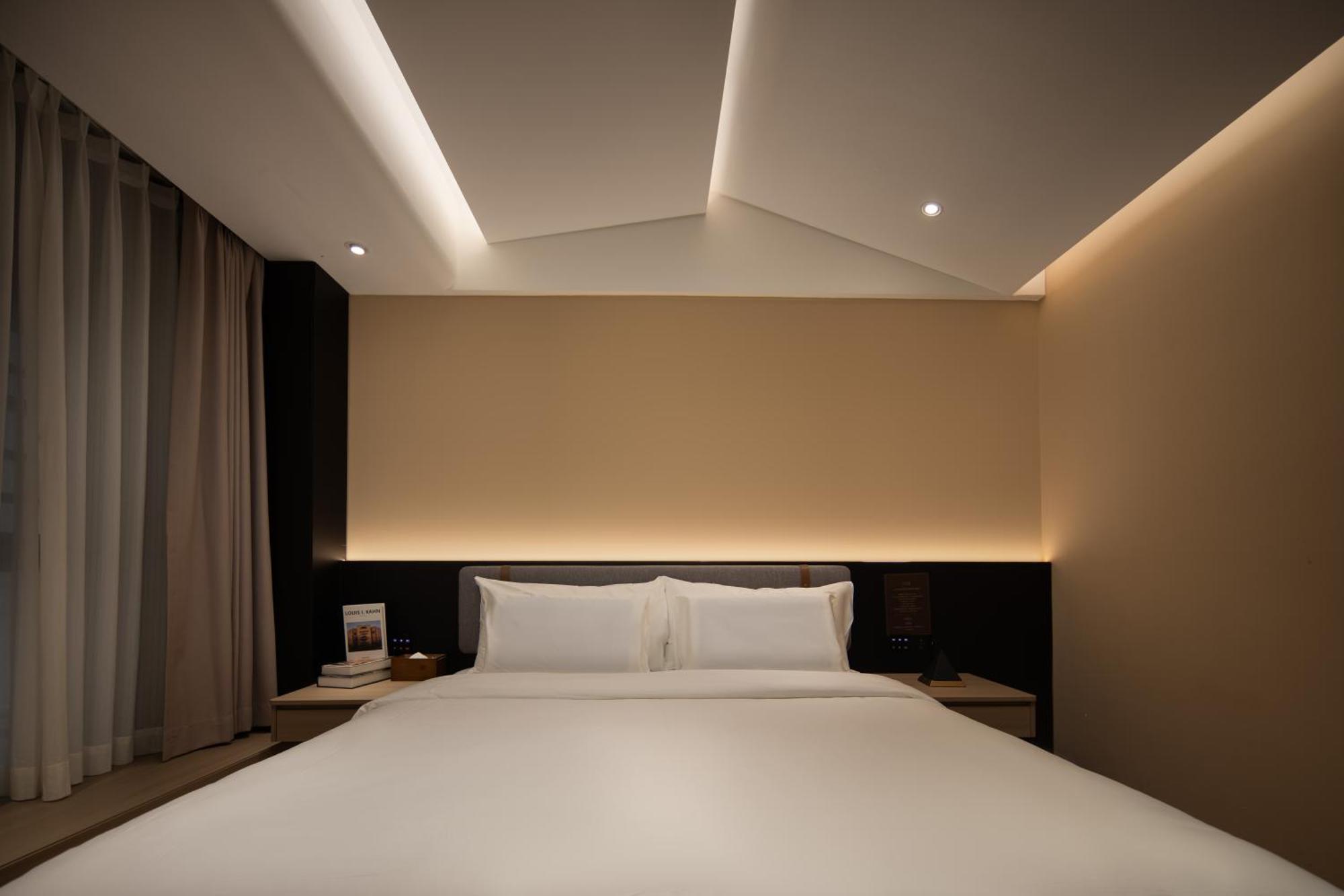 See You Soon At The Ritz Rose Summer Hotel 三亚 外观 照片