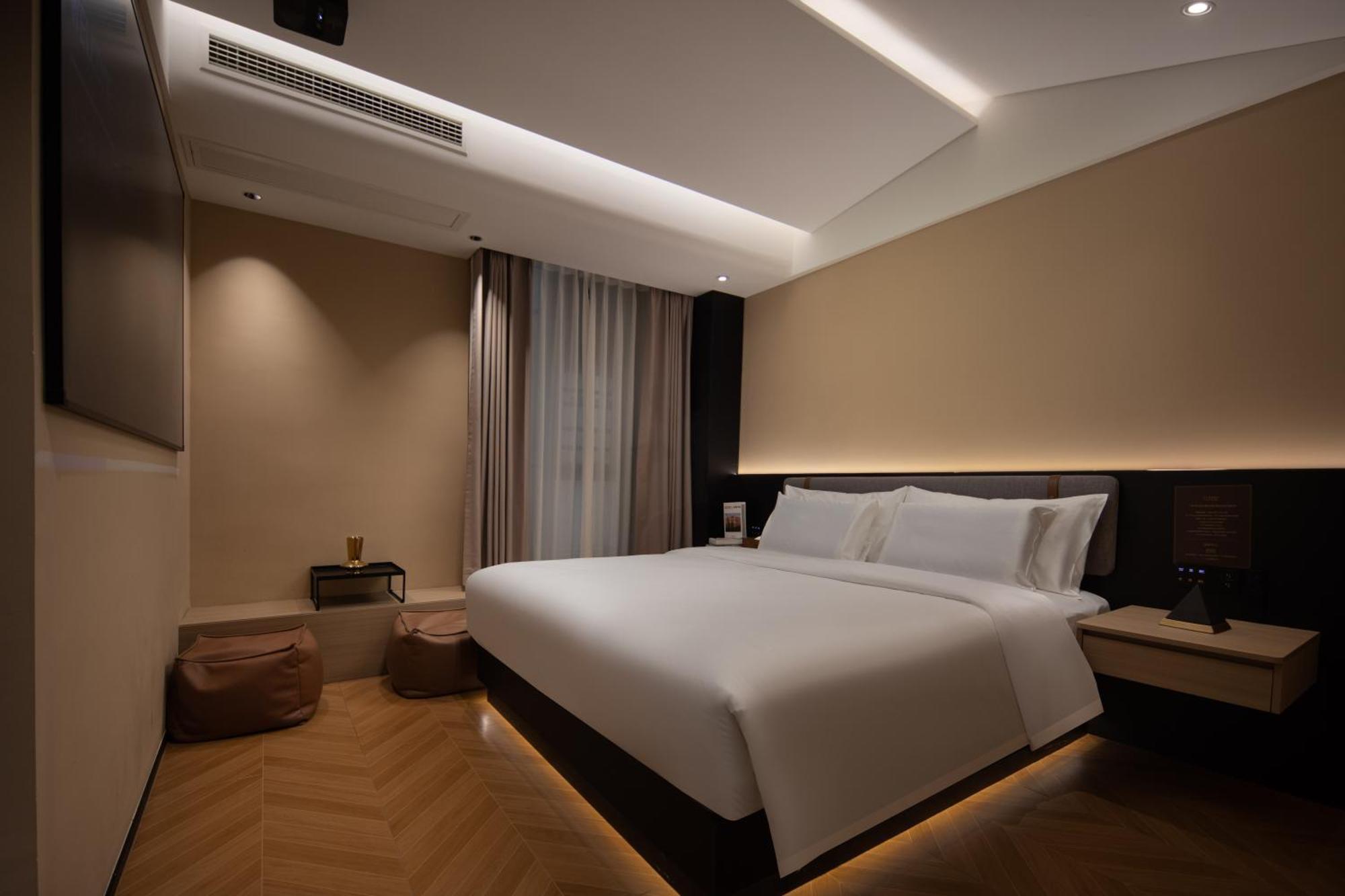 See You Soon At The Ritz Rose Summer Hotel 三亚 外观 照片